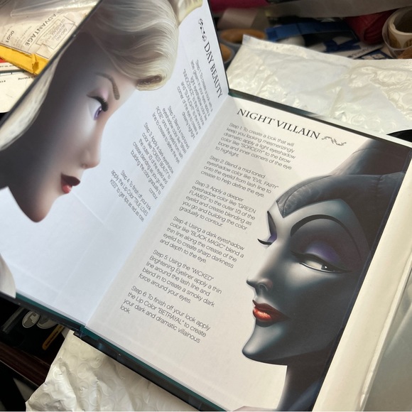e.l.f. Disney Good vs Evil Let the Drama Begin Beauty Book super Rare find new - Picture 13 of 13